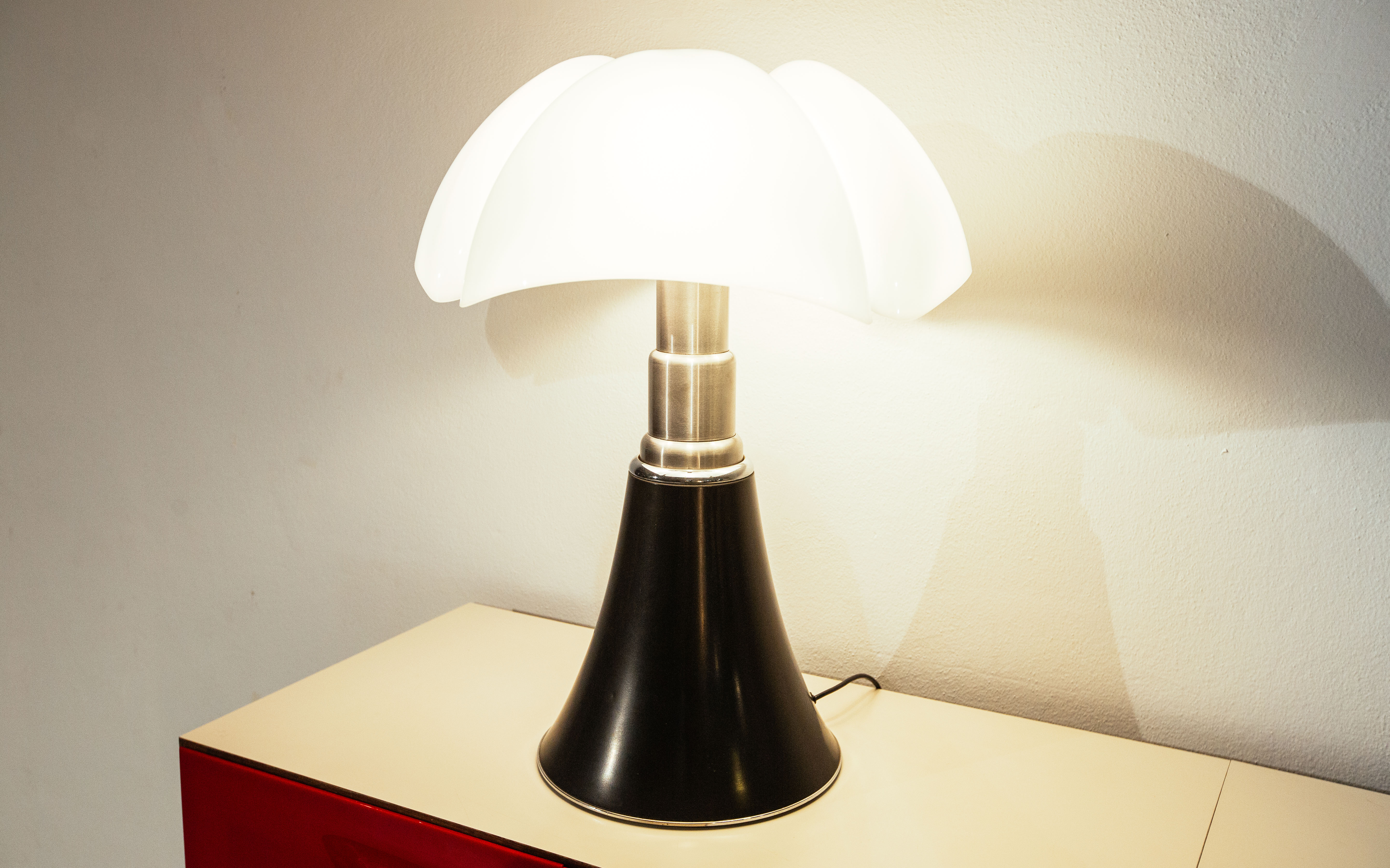Pipistrello lamp by Gae Aulenti for Martinelli Luce, 1970s